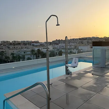 The Palm Retreat-rooftop-pool-beach *