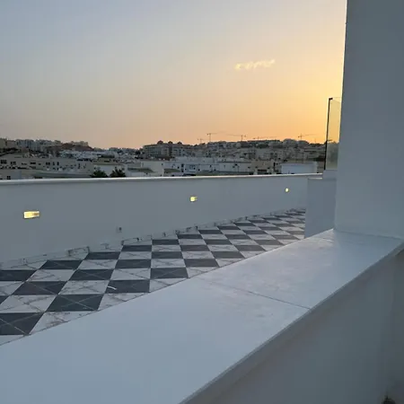 The Palm Retreat-rooftop-pool-beach Estepona